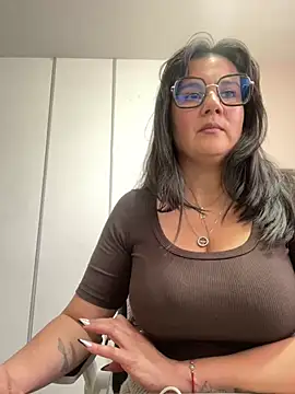 Snapshot of SWEETLILY18 chatting on 02-26-25, 03:43 SWEETLILY18 online show from 02-26-25, 03:43