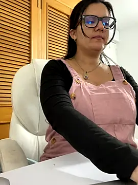 Snapshot of SWEETLILY18 chatting on 09-11-25, 10:10 SWEETLILY18 online show from 09-11-25, 10:10