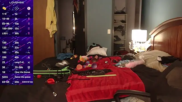 kinkywolf429 online show from 11-04-25, 07:50