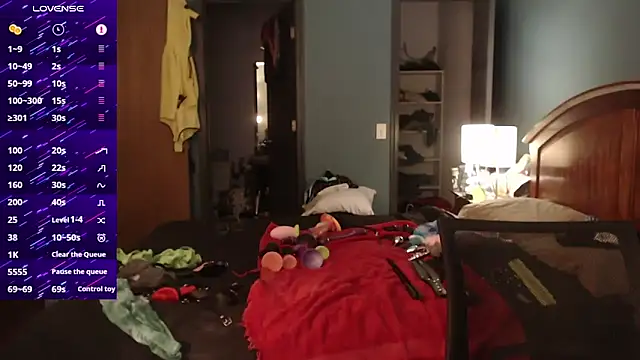 kinkywolf429 online show from 11-11-25, 04:57