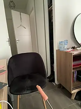 Snapshot of dollssfr chatting on 02-21-25, 08:51 dollssfr online show from 02-21-25, 08:51