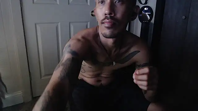 Snapshot of inc25cb@xh chatting on 12-18-24, 04:42 inc25cbxh online show from 12-18-24, 04:42