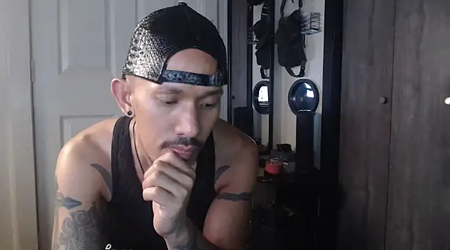 Snapshot of inc25cb@xh chatting on 12-20-24, 07:01 inc25cbxh online show from 12-20-24, 07:01