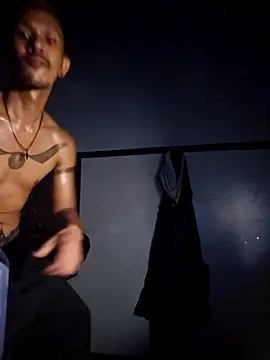 Snapshot of inc25cb@xh chatting on 12-17-24, 01:18 inc25cbxh online show from 12-17-24, 01:18