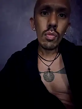 Snapshot of inc25cb@xh chatting on 01-21-25, 04:05 inc25cbxh online show from 01-21-25, 04:05