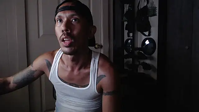 Snapshot of inc25cb@xh chatting on 03-19-25, 04:34 inc25cbxh online show from 03-19-25, 04:34