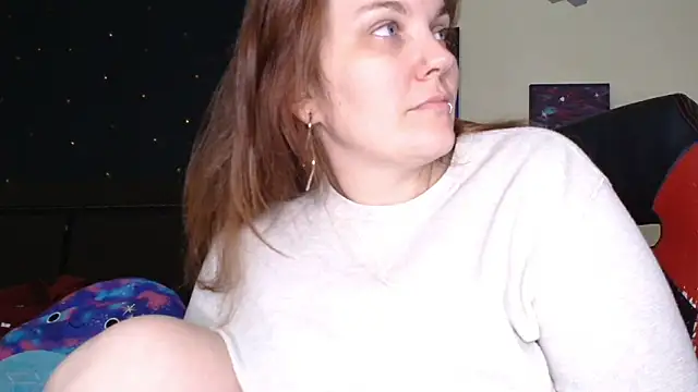 Snapshot of ToxicLilly chatting on 12-14-25, 10:21 ToxicLilly online show from 12-14-25, 10:21
