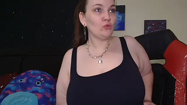 Snapshot of ToxicLilly chatting on 10-25-25, 07:07 ToxicLilly online show from 10-25-25, 07:07
