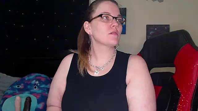 Snapshot of ToxicLilly chatting on 03-18-25, 08:28 ToxicLilly online show from 03-18-25, 08:28