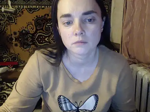 Snapshot of AlisaLaDiva chatting on 02-25-25, 09:15 AlisaLaDiva online show from 02-25-25, 09:15