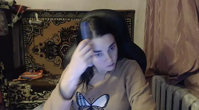 Snapshot of AlisaLaDiva chatting on 12-11-24, 08:39 AlisaLaDiva online show from 12-11-24, 08:39