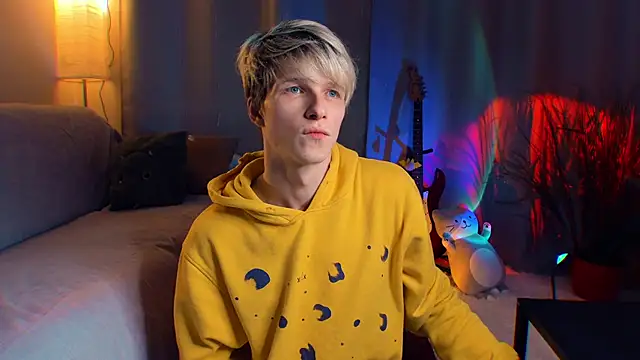 Breston Sweet online show from 03-25-26, 04:28