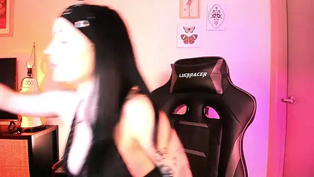 MelroseStrip online show from 04-03-26, 08:15