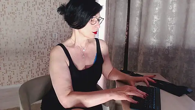 Snapshot of BelovedLady chatting on 05-11-26, 08:05 BelovedLady online show from 05-11-26, 08:05