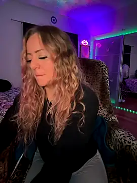 sage love online show from 10-18-25, 02:13