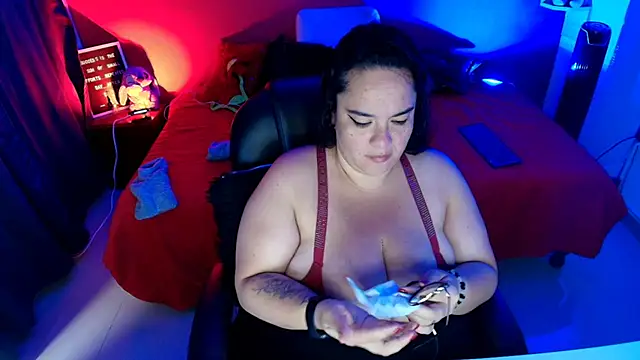 lulubigtitts1 online show from 01-11-26, 04:25