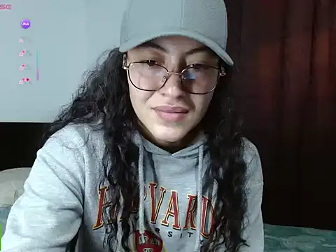 Snapshot of Olivia_Bright chatting on 05-31-26, 05:40 Olivia Bright online show from 05-31-26, 05:40
