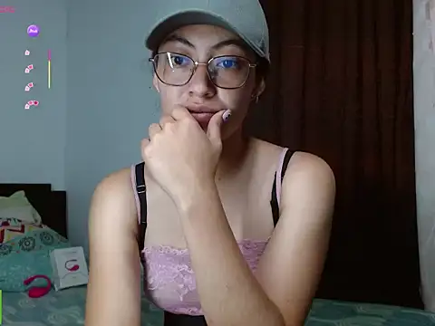 Snapshot of Olivia_Bright chatting on 05-26-26, 09:57 Olivia Bright online show from 05-26-26, 09:57