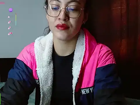 Snapshot of Olivia_Bright chatting on 05-08-26, 05:17 Olivia Bright online show from 05-08-26, 05:17