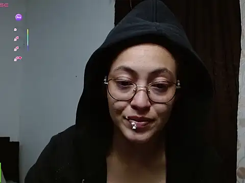 Snapshot of Olivia_Bright chatting on 06-19-26, 01:55 Olivia Bright online show from 06-19-26, 01:55