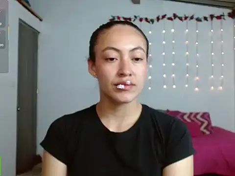 Olivia Bright online show from 02-24-26, 06:42