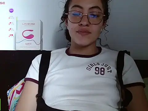 Snapshot of Olivia_Bright chatting on 07-30-26, 08:41 Olivia Bright online show from 07-30-26, 08:41
