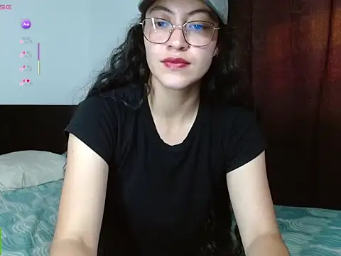 Snapshot of Olivia_Bright chatting on 05-31-26, 06:09 Olivia Bright online show from 05-31-26, 06:09