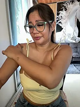 Snapshot of ValeryGrey chatting on 06-04-26, 03:49 ValeryGrey online show from 06-04-26, 03:49