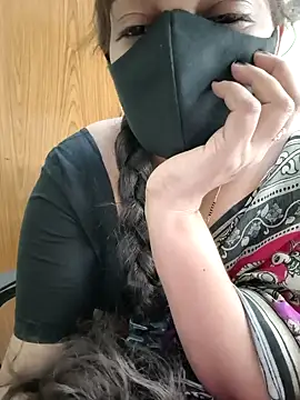 Snapshot of yoursana- chatting on 02-11-26, 04:45 yoursana- online show from 02-11-26, 04:45