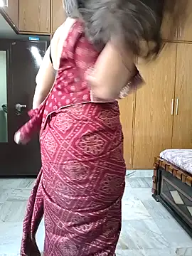 Snapshot of yoursana- chatting on 02-13-26, 04:45 yoursana- online show from 02-13-26, 04:45