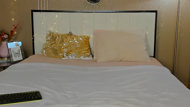 Snapshot of mailymilf chatting on 11-23-25, 12:04 mailymilf online show from 11-23-25, 12:04