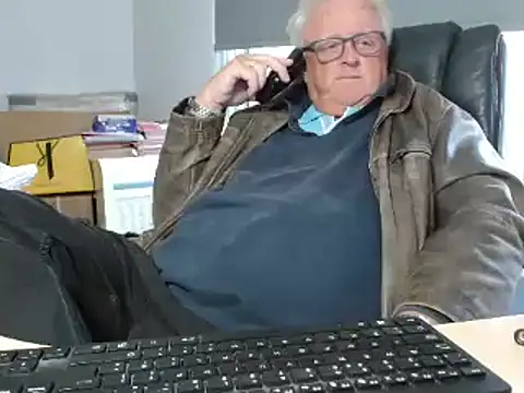 Snapshot of bigbadjon69 chatting on 09-23-25, 04:03 bigbadjon69 online show from 09-23-25, 04:03