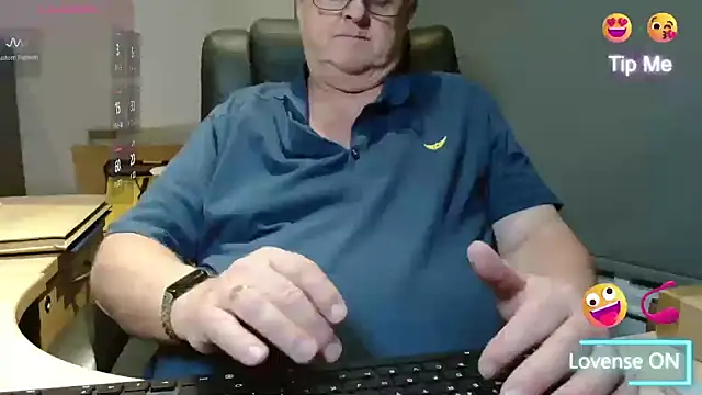 Snapshot of bigbadjon69 chatting on 02-12-25, 04:12 bigbadjon69 online show from 02-12-25, 04:12