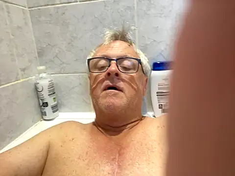 Snapshot of bigbadjon69 chatting on 09-09-25, 10:47 bigbadjon69 online show from 09-09-25, 10:47