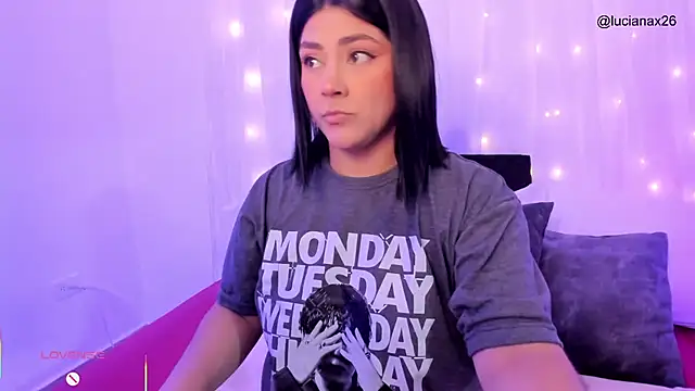 lucy26  online show from 10-31-25, 03:03