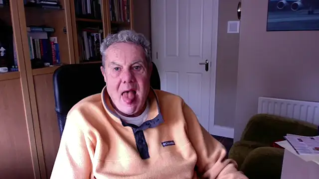 Snapshot of Oldpistolpete chatting on 12-20-24, 12:16 Oldpistolpete online show from 12-20-24, 12:16