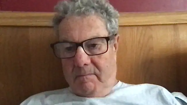 Snapshot of Oldpistolpete chatting on 10-21-25, 09:52 Oldpistolpete online show from 10-21-25, 09:52