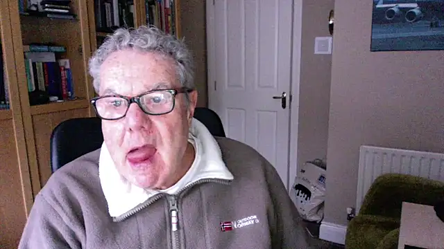 Snapshot of Oldpistolpete chatting on 01-05-25, 01:26 Oldpistolpete online show from 01-05-25, 01:26