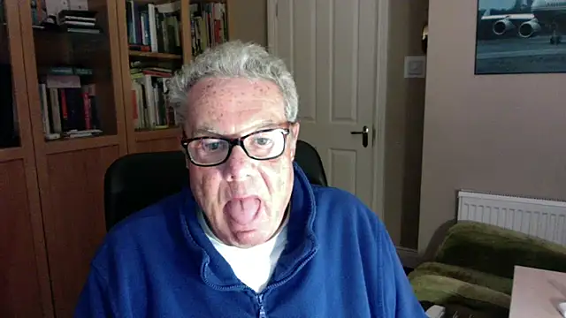 Snapshot of Oldpistolpete chatting on 02-07-25, 05:51 Oldpistolpete online show from 02-07-25, 05:51