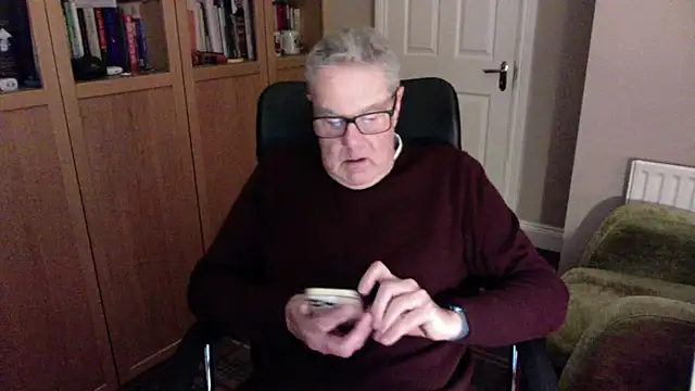 Snapshot of Oldpistolpete chatting on 01-14-25, 05:56 Oldpistolpete online show from 01-14-25, 05:56