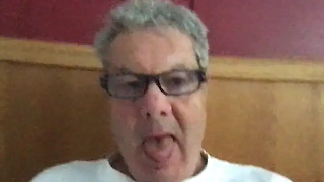 Snapshot of Oldpistolpete chatting on 10-09-25, 08:15 Oldpistolpete online show from 10-09-25, 08:15