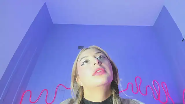 Snapshot of Sofly_s chatting on 03-03-26, 11:50 Sofly s online show from 03-03-26, 11:50