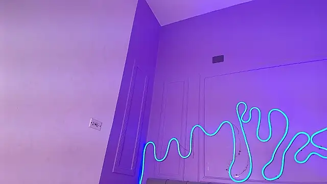 Snapshot of Sofly_s chatting on 03-20-26, 11:44 Sofly s online show from 03-20-26, 11:44