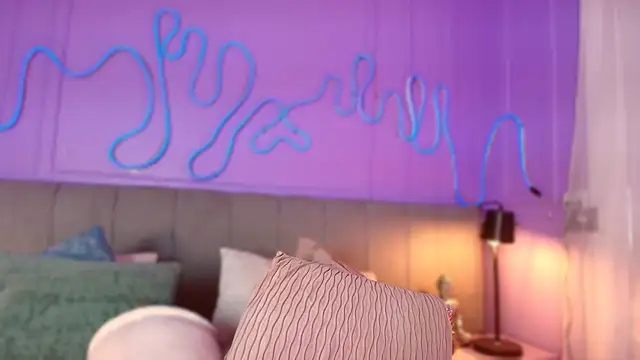 Snapshot of Sofly_s chatting on 04-10-26, 11:39 Sofly s online show from 04-10-26, 11:39