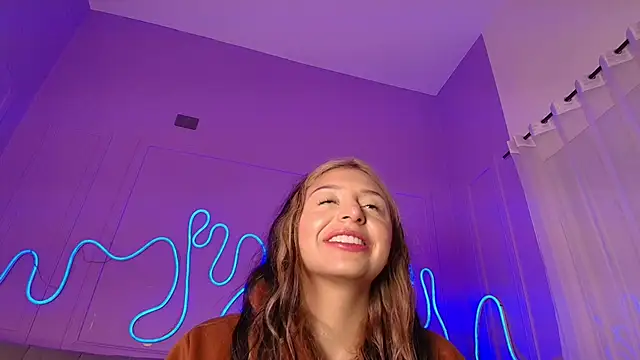 Snapshot of Sofly_s chatting on 03-12-26, 11:47 Sofly s online show from 03-12-26, 11:47