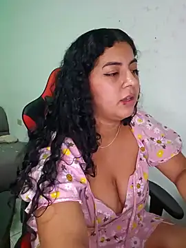 Mary pinkish online show from 01-22-25, 02:37