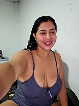 Snapshot of Mary_pinkish chatting on 02-10-26, 02:10 Mary pinkish online show from 02-10-26, 02:10