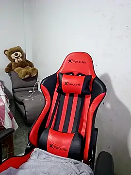 Snapshot of Mary_pinkish chatting on 11-13-25, 12:14 Mary pinkish online show from 11-13-25, 12:14