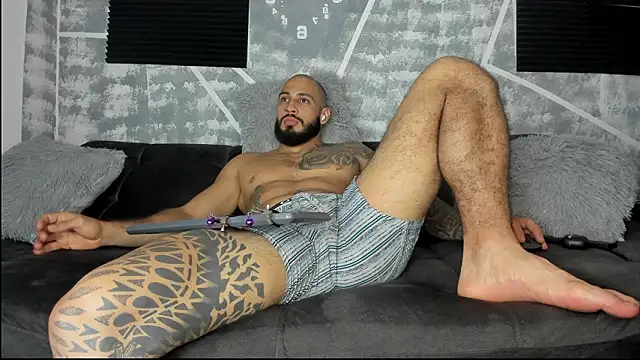 leonidas 18k online show from 03-25-26, 02:44