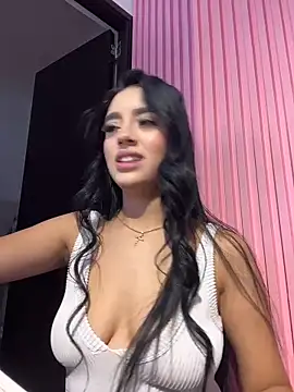 Victoria adaams online show from 11-08-25, 08:56